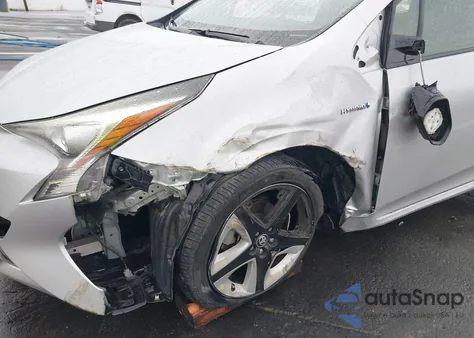 2017 Toyota Prius Three Touring z USA, uszkodzony, nr VIN JTDKARFU2H3041681